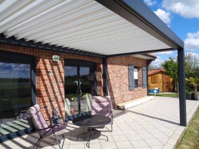 Pergola Bioclimatique avec poteau intermédiaire - Clairmarais 