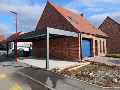 Comment valoriser sa maison avec une Pergola ou un Carport : un investissement rentable ?