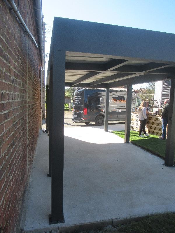 Un carport en aluminium posé à Setques – Protection et durabilité