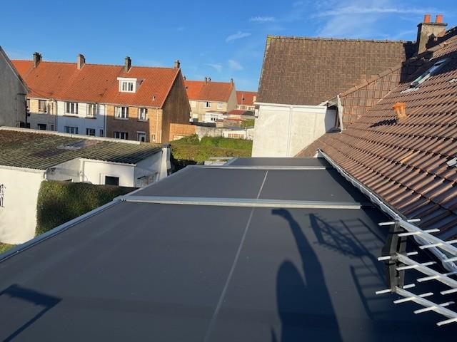 Installation d'un store de toiture de véranda à Desvres