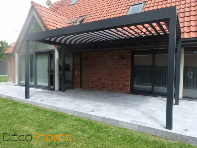 POSE D'UNE PERGOLA BIOCLIMATIQUE A LESQUIN