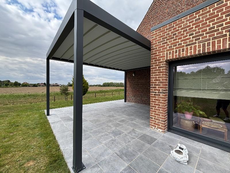 Une pergola FLY installée à Prémesques – Confort et design au rendez-vous