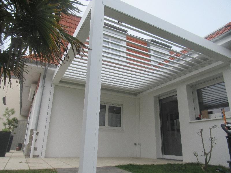 Une pergola bioclimatique pour profiter de l’extérieur à Stella-Plage
