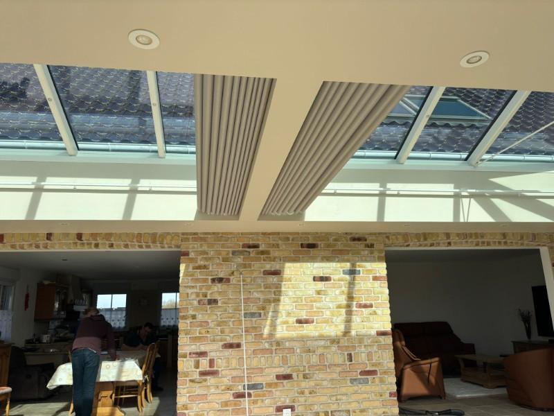 Installation de deux stores sur puit de lumière 