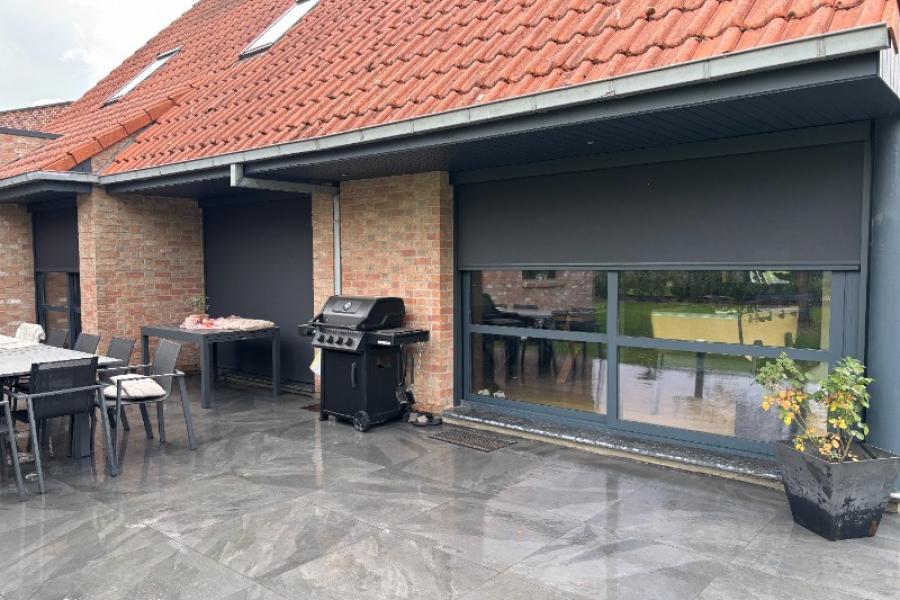 Installation de stores screens et d'un store de terrasse à Mérignies