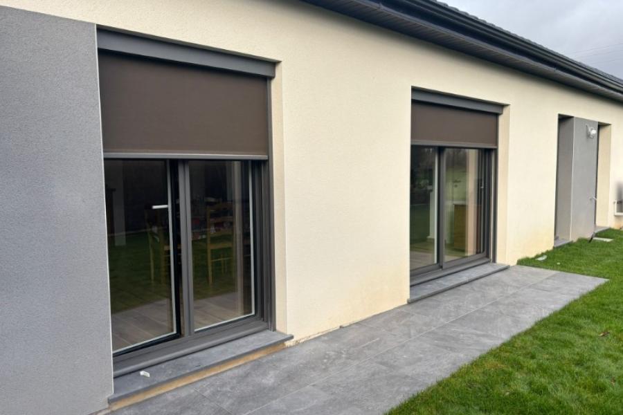 Pose de stores screens et un store de terrasse à CANTIN