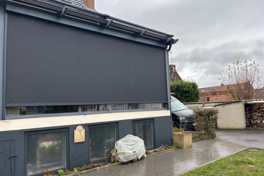 Installation d'un store de toiture de véranda et un store Screen à FLINES LEZ RACHES