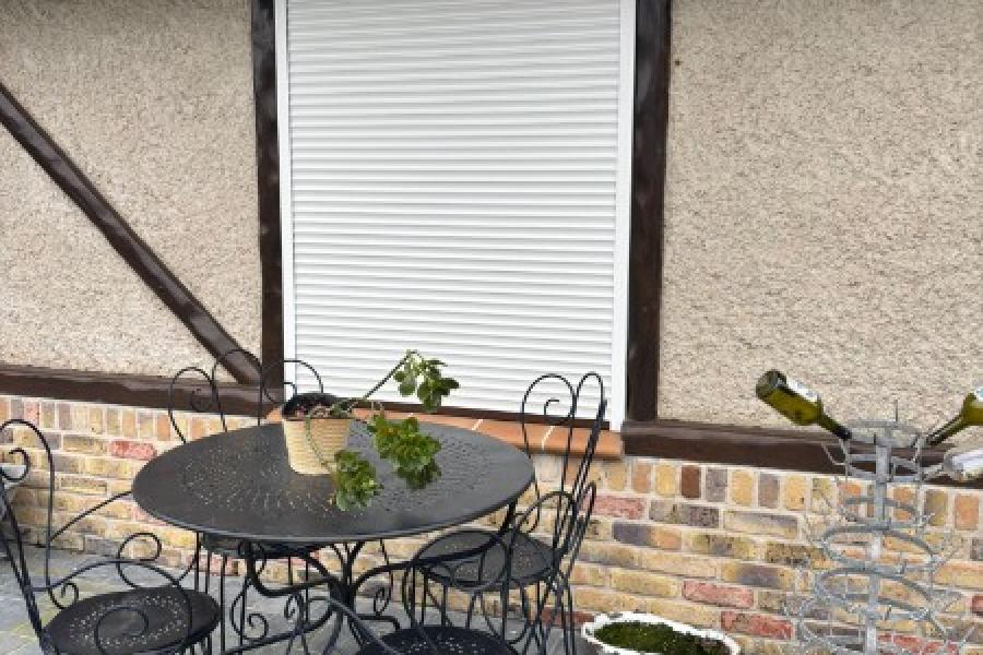 Installation de deux volets roulants à HERZEELE