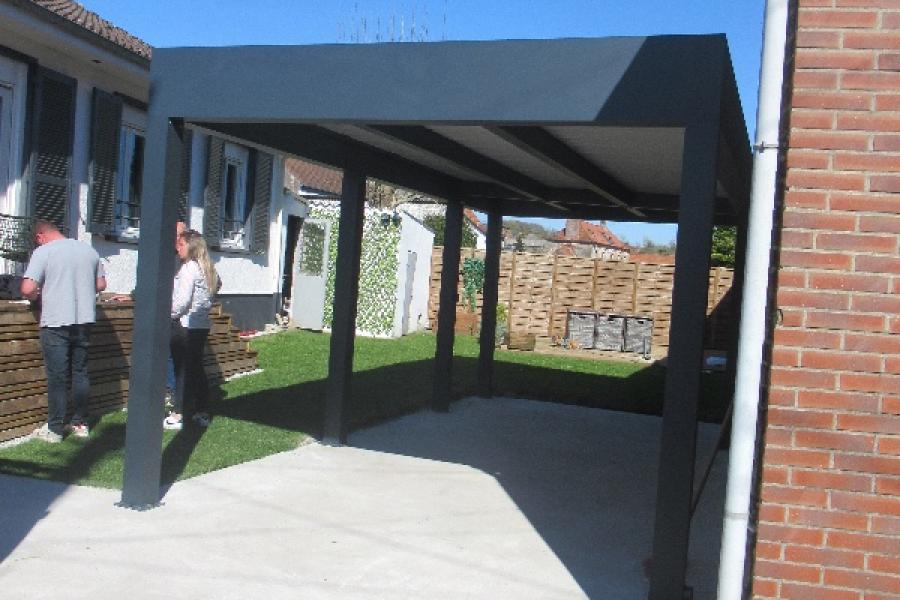 Un carport en aluminium posé à Setques – Protection et durabilité
