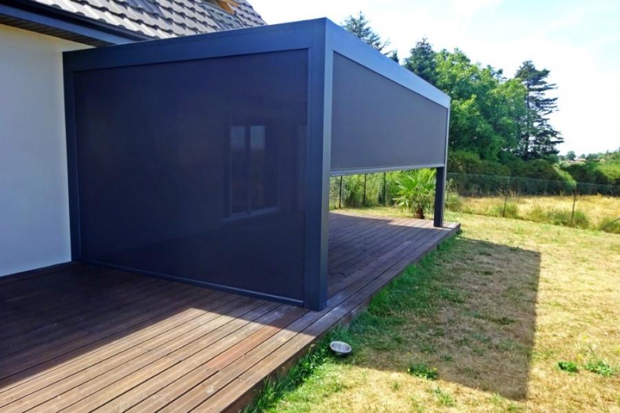 POSE D'UNE PERGOLA BIOCLIMATIQUE À NEMPONT SAINT FIRMIN DANS LES HAUTS DE FRANCE