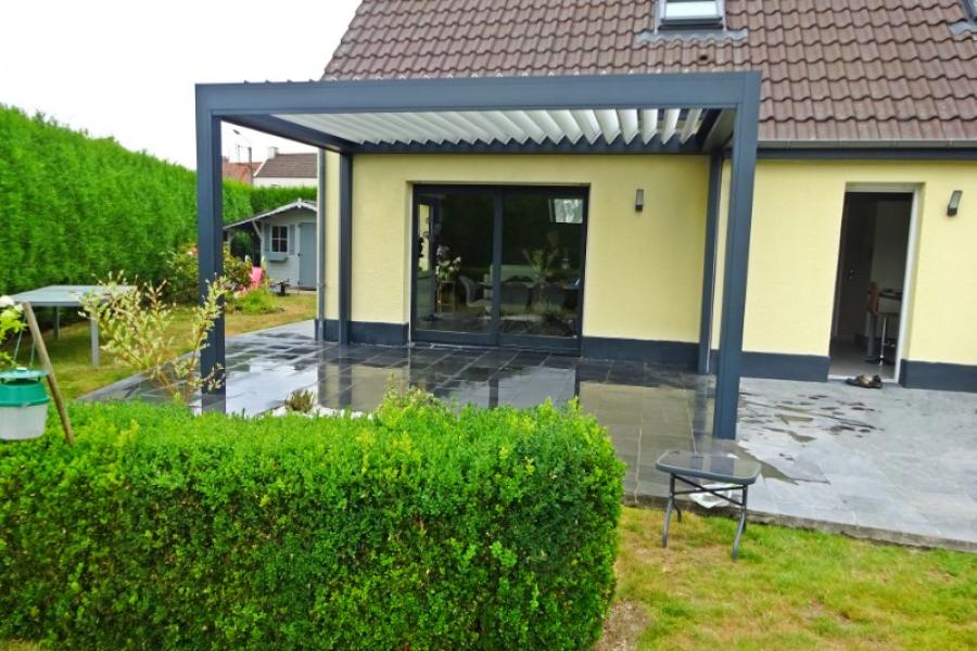 POSE D'UNE PERGOLA BIOCLIMATIQUE À METEREN DANS LES HAUTS-DE-FRANCE