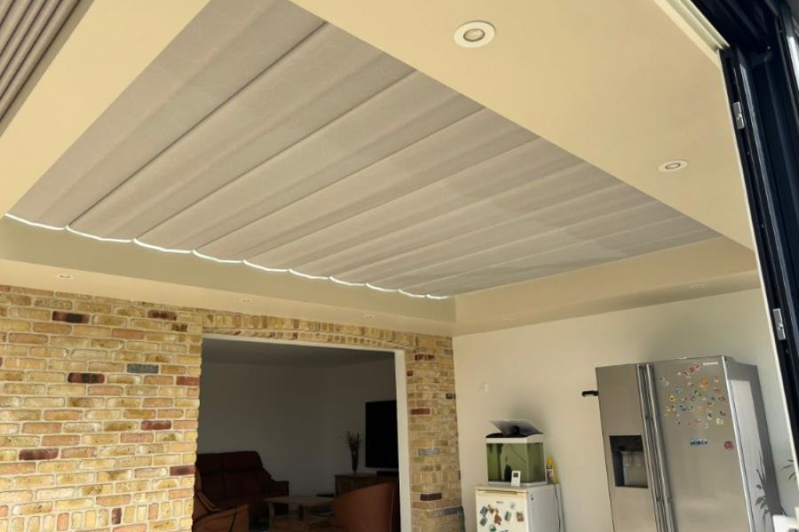 Installation de deux stores sur puit de lumière Installation de deux stores sur puit de lumière