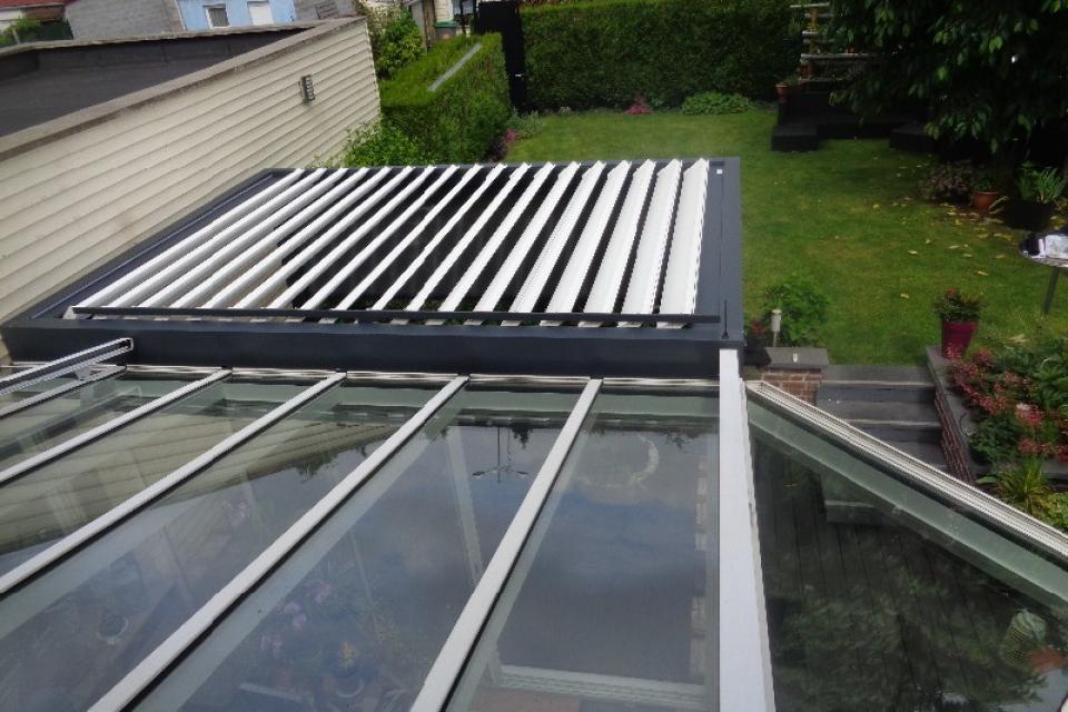 Pergola Bioclimatique - Neuville En Ferrain