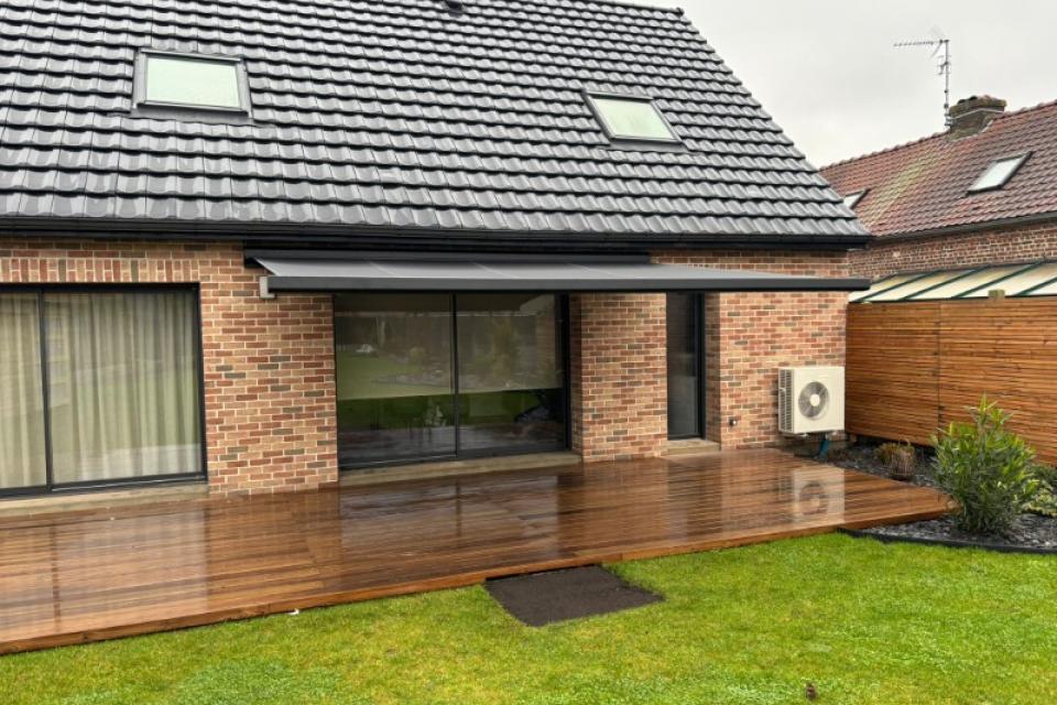 Installation d'un store de terrasse à Fressain
