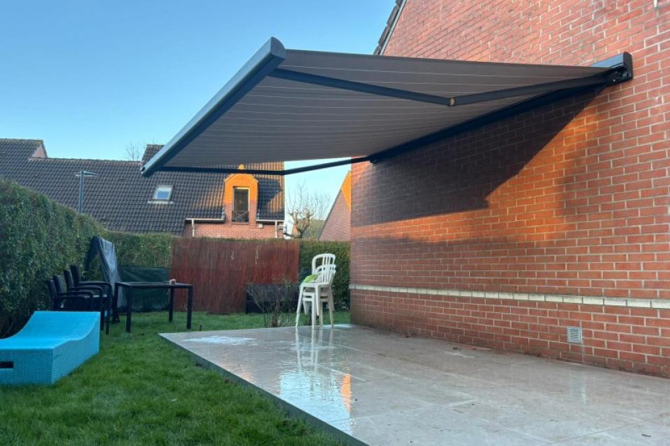 Installation d'un store de terrasse à LAMBERSART