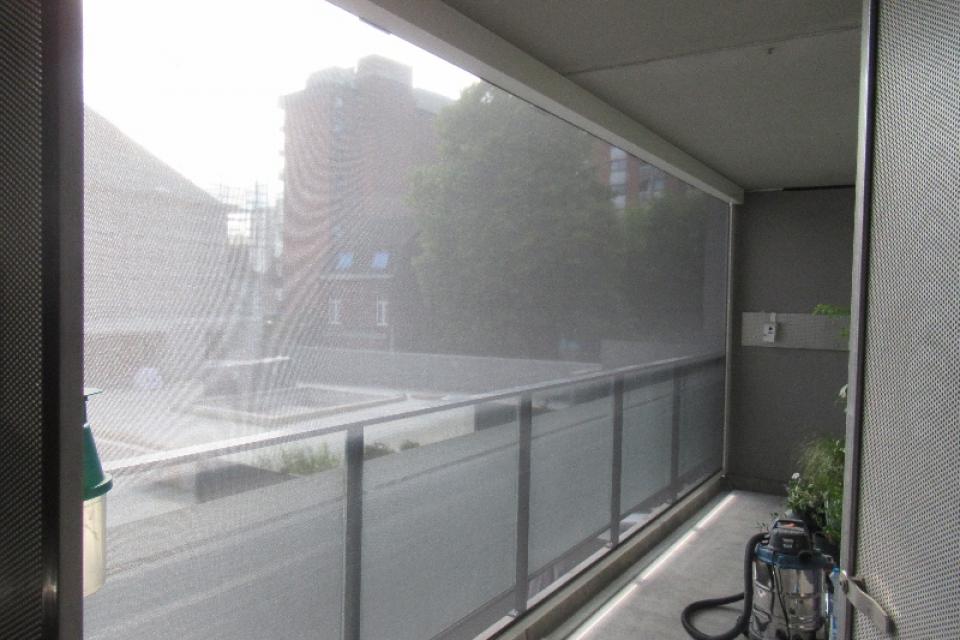 Pose de stores screens à Tournai : confort et élégance au rendez-vous