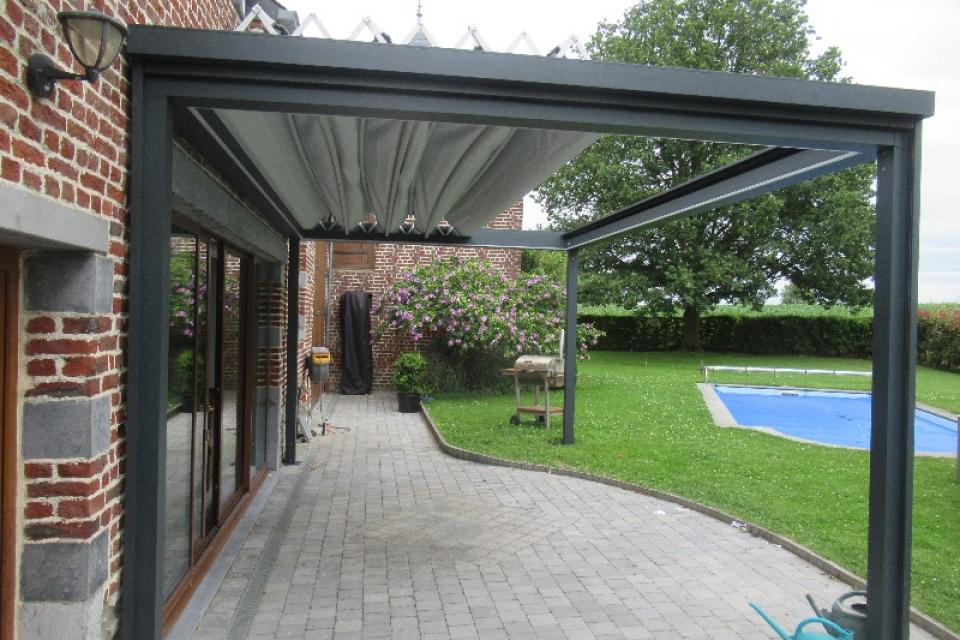  Une nouvelle pergola bioclimatique installée à Denain