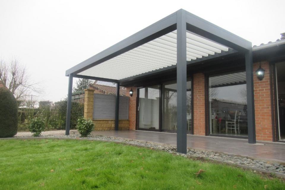 Pose d'une Pergola Bioclimatique à BOESEGHEM