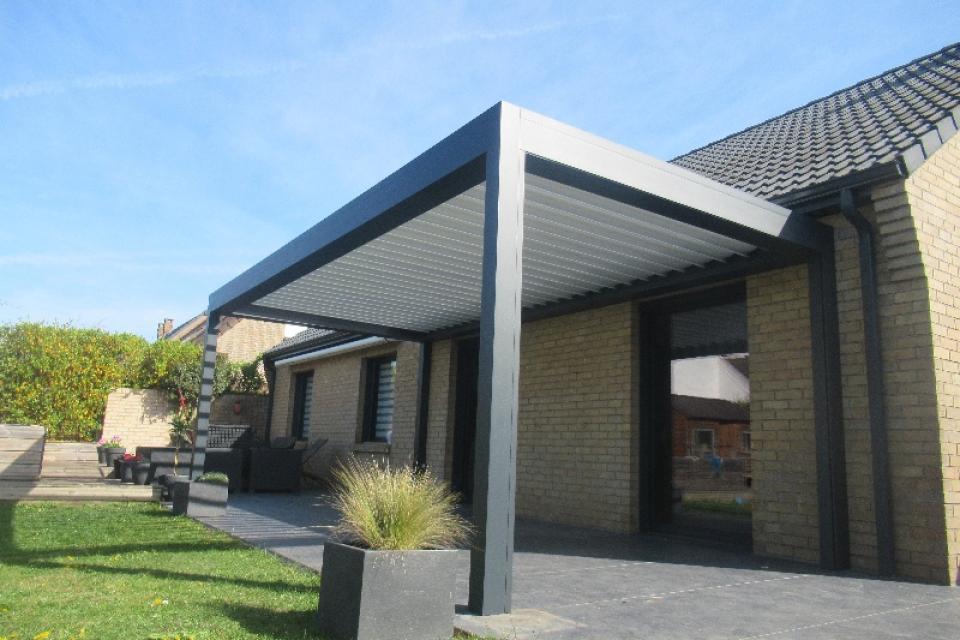 Une mission à Dunkerque : retour sur l’installation d’une pergola bioclimatique