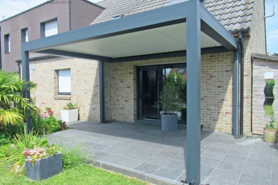 POSE D'UNE PERGOLA BIOCLIMATIQUE À UXEM DANS LES HAUTS-DE-FRANCE